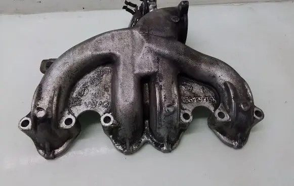 Volkswagen PASSAT B6 Intake manifold 03G129713K