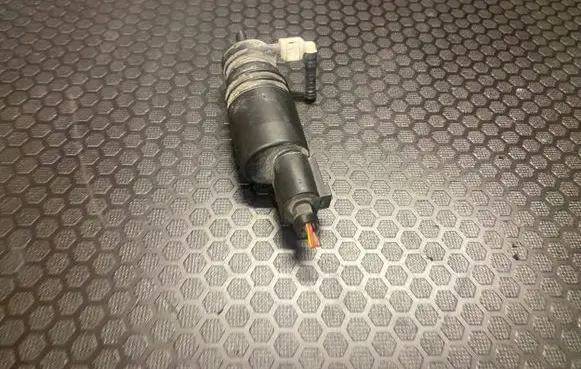 Volkswagen Phaeton Windscreen/windshield washer pump 3D0955681