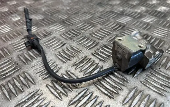 Air conditioning (A/C) pressure sensor