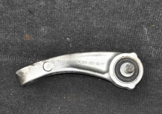 Mercedes-Benz C W205 Front anti-roll bar/stabilizer link A2053230817