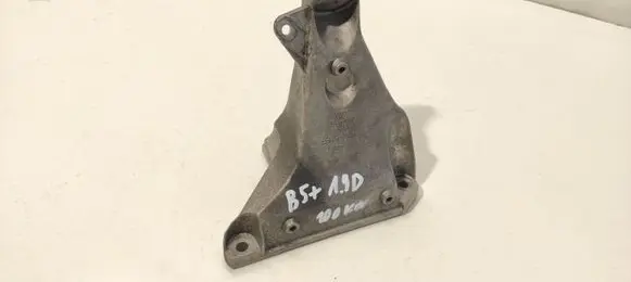 Volkswagen PASSAT B5.5 Engine mounting bracket 8D0199308AG 67742