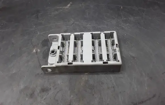 KIA Sorento Fuse module 913203E810