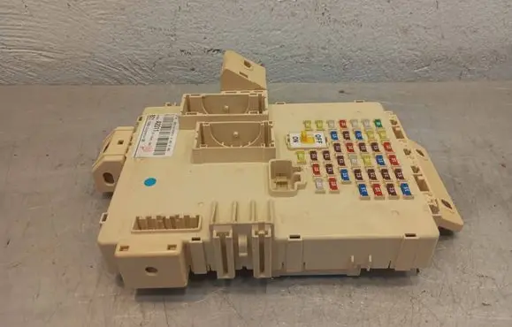 KIA Ceed Fuse module 91950A2011 A20111211020912 1012B020090