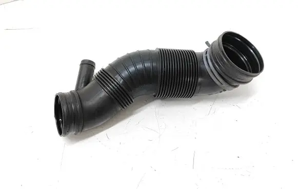 Audi Q3 8U Turbo air intake inlet pipe/hose 5N0129656