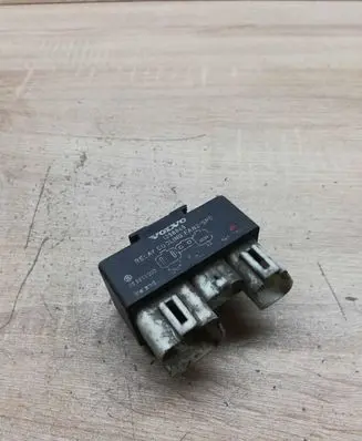 Volvo V40 Coolant fan relay 1398845 899962000
