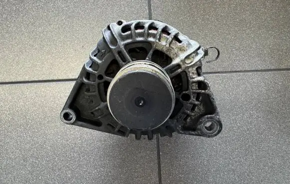 KIA Ceed Generator/alternator 37300-2A500
