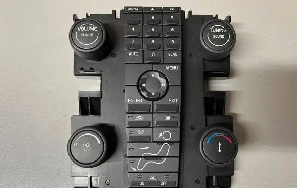 Volvo V50 Climate control unit 8697153 19206 04W46T