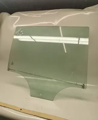 Skoda Fabia Mk2 (5J) Rear door window glass 43R00048 E000292