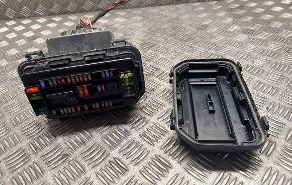 BMW 3 F30 F35 F31 Fuse box set 9224872 10688710