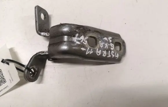 Opel Astra J Rear door lower hinge