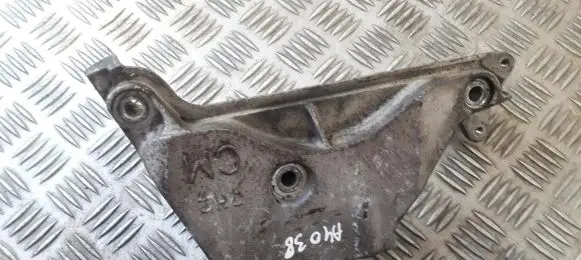 Hyundai Santa Fe Engine mounting bracket