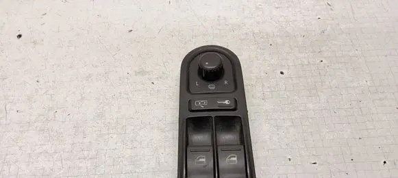 Wing mirror switch