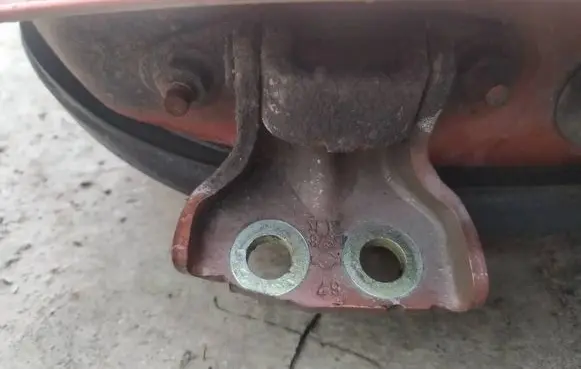 Nissan Note (E11) Front door upper hinge