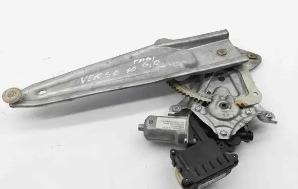 Toyota Verso-S Rear window lifting mechanism without motor