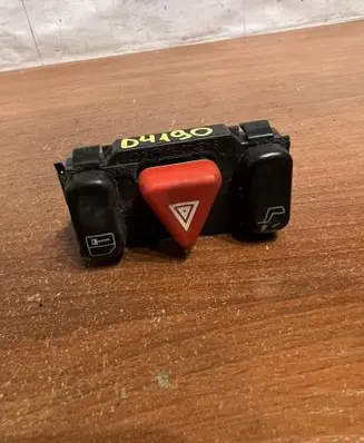 Mercedes-Benz E W210 Hazard light switch 2108201310 D4190
