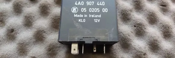 Audi A6 S6 C5 4B Wing mirror control module 4A0907440