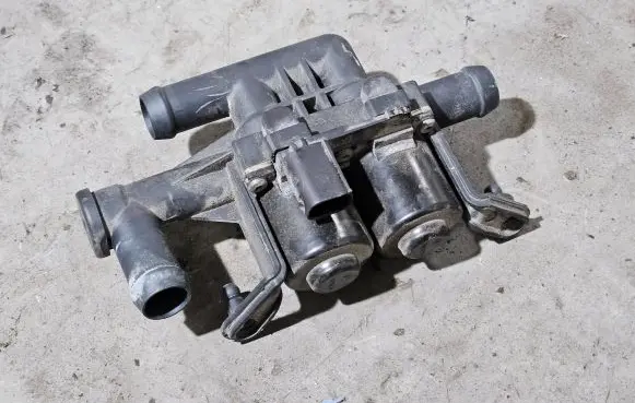 BMW 7 F01 F02 F03 F04 Coolant heater control valve 9119164