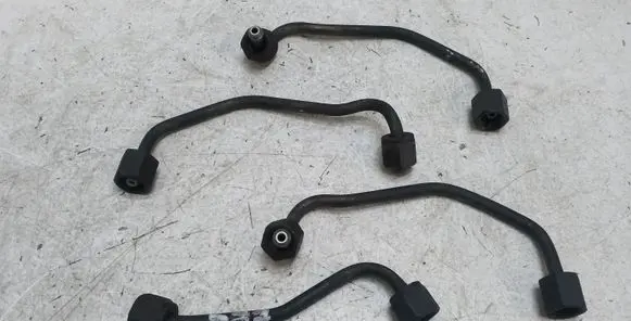 BMW 7 E65 E66 Fuel injector supply line/pipe 