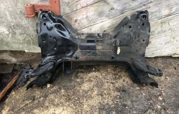 Peugeot 5008 Front subframe