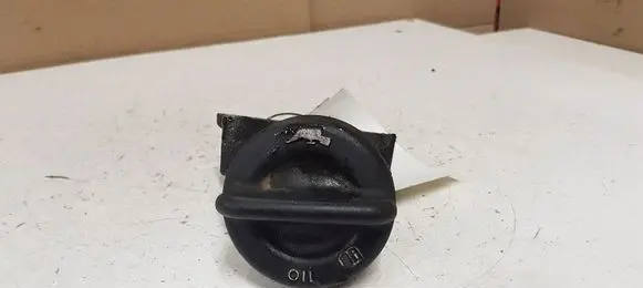 Opel Astra J Oil filler cap 55565946 428702815