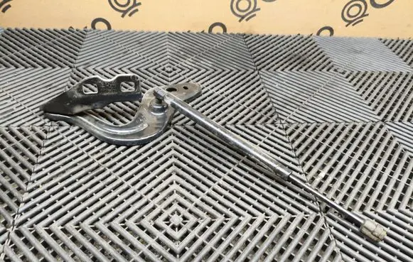 Chevrolet Corvette C6 Engine bonnet/hood hinges