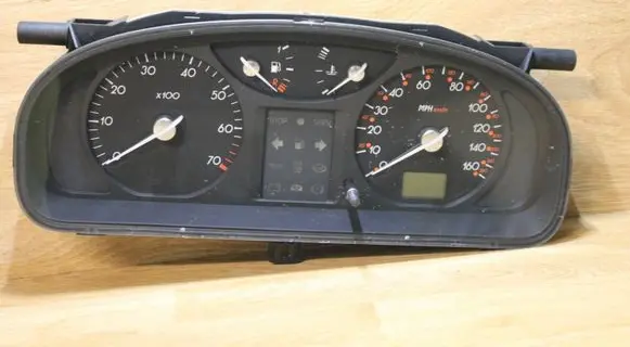 Renault Laguna II Speedometer (instrument cluster) 8200328435