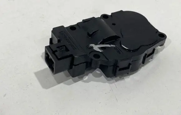 Mercedes-Benz ML W166 Air flap motor/actuator T1015556H EFB43605 160820123B