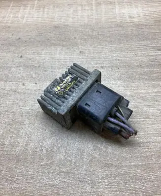Renault Laguna II Glow plug pre-heat relay 7700115078