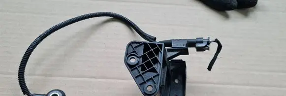 Audi Q3 F3 Detonation knock sensor 06K905377E