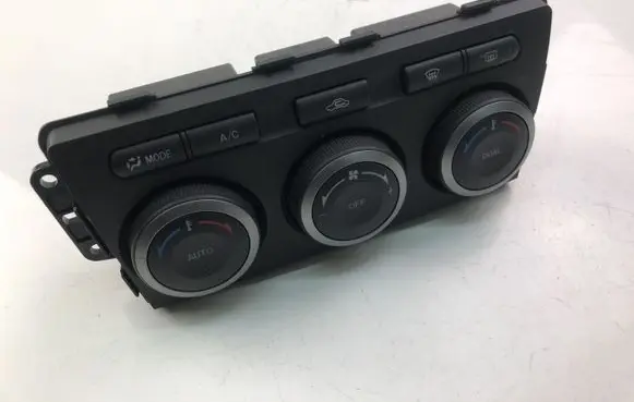 Mazda 6 Climate control unit GAM761190B