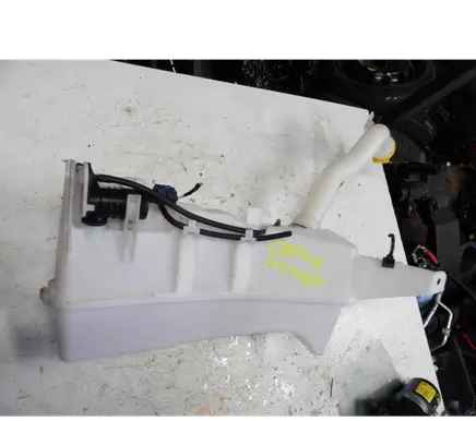 Renault Captur II Windshield washer fluid reservoir/tank