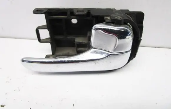 Nissan Primera Front door interior handle