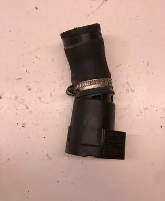 Volkswagen Tiguan Intercooler hose/pipe 03L131111G