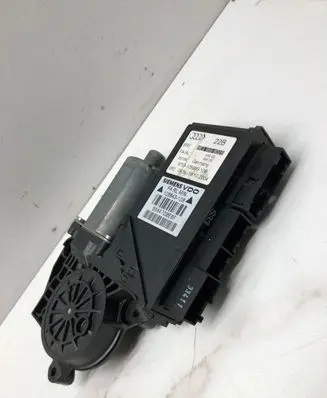 Audi A4 S4 B7 8E 8H Front door window regulator motor 8E2959802B 105843108 9700105993108