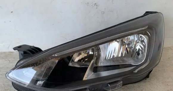 Ford Focus Headlight/headlamp JX7B13W030CE