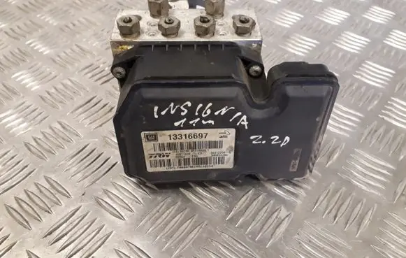 Opel Insignia A ABS Pump 13316697