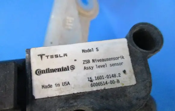 Tesla Model S Headlight/headlamp level sensor 600651400B 15160101482