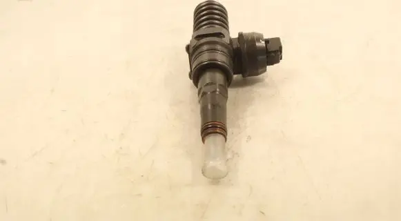 Volkswagen Touareg I Fuel injector 0414720210