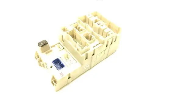 Toyota RAV 4 (XA30) Fuse module 82733-42060