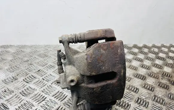 Volkswagen PASSAT B8 Front brake caliper 