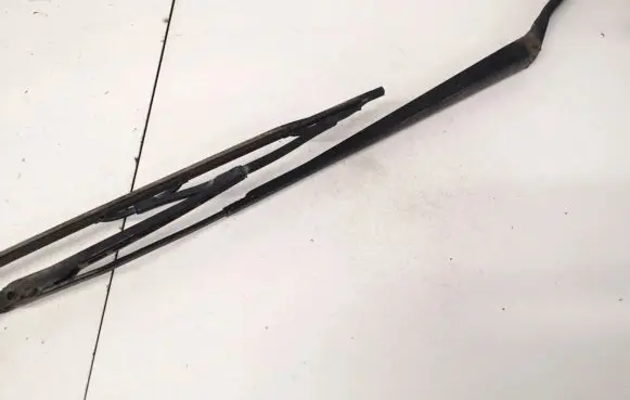 Nissan Almera Tino Front wiper blade arm
