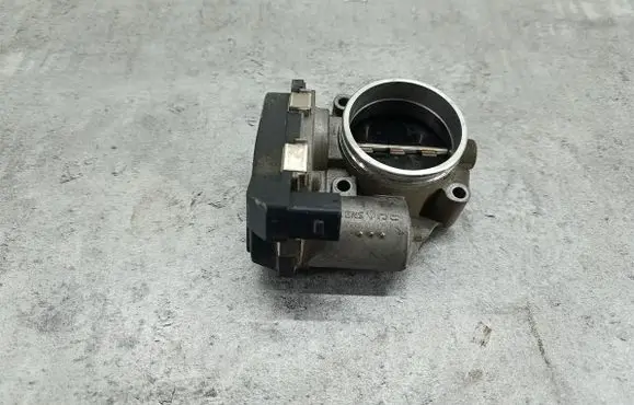 BMW 1 E81 E87 Throttle body valve 1354756106601