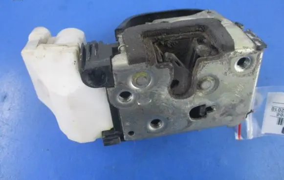 Alfa Romeo 147 Front door lock