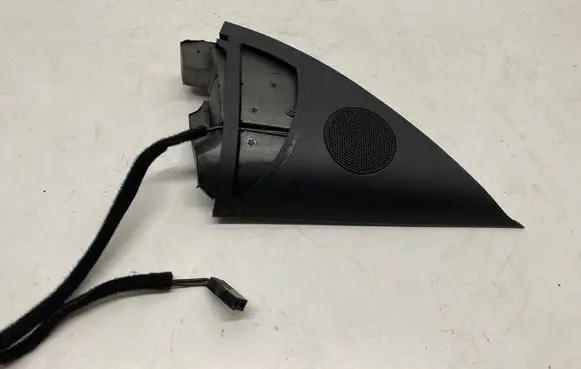Volkswagen Touareg I Front door high frequency speaker 7L6837986D