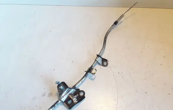 Toyota Avensis T250 Oil level dip stick 