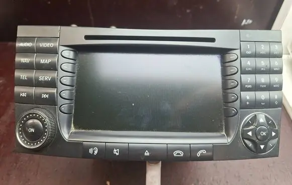 Mercedes-Benz E W211 Radio/CD/DVD/GPS head unit A2118272442