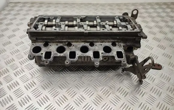 Volkswagen Caddy Engine head 03L103373A 03L103286A cay