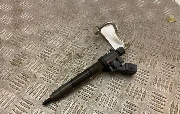 Volvo XC60 Fuel injector 31452113