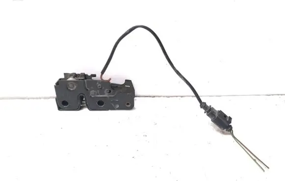 Skoda Octavia Mk2 (1Z) Engine bonnet (hood) release handle