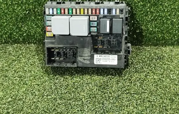 Land Rover Defender Fuse module M8B214A073GC DH2214B192EA DH2214B192BA